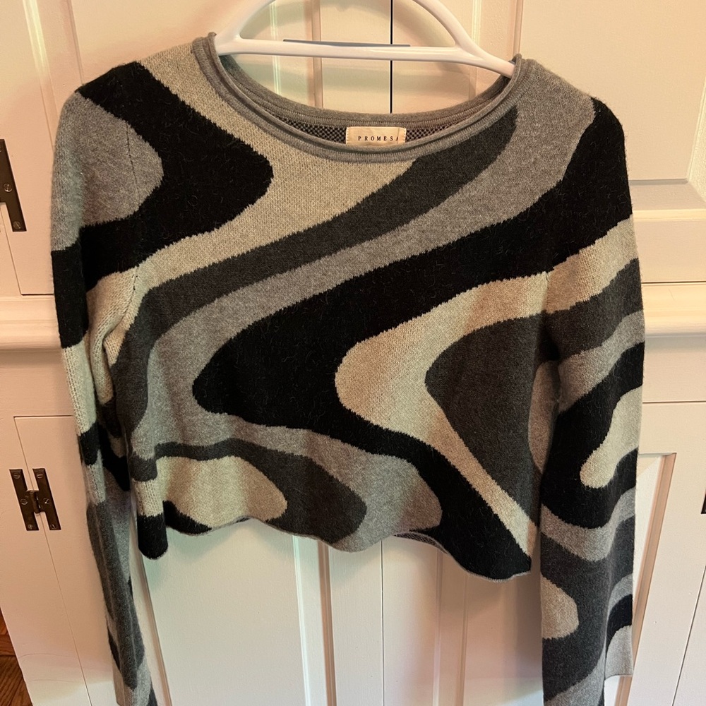 Promesa Gray and Black Knit Sweater